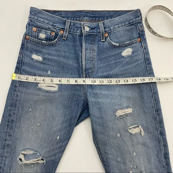 Vintage Levi’s 501 High Waist wedgie fit Jeans - Picture 5 of 8